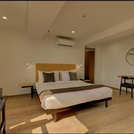 Shagun Hotel Vadodara Exterior photo