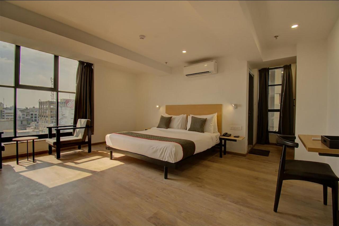 Shagun Hotel Vadodara Exterior photo